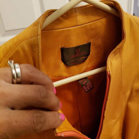 Danier leather jacket - Picture 2 of 3